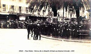 3093- Oran - Place Kleber - Medaille Militaire au General d'Amade - 1909